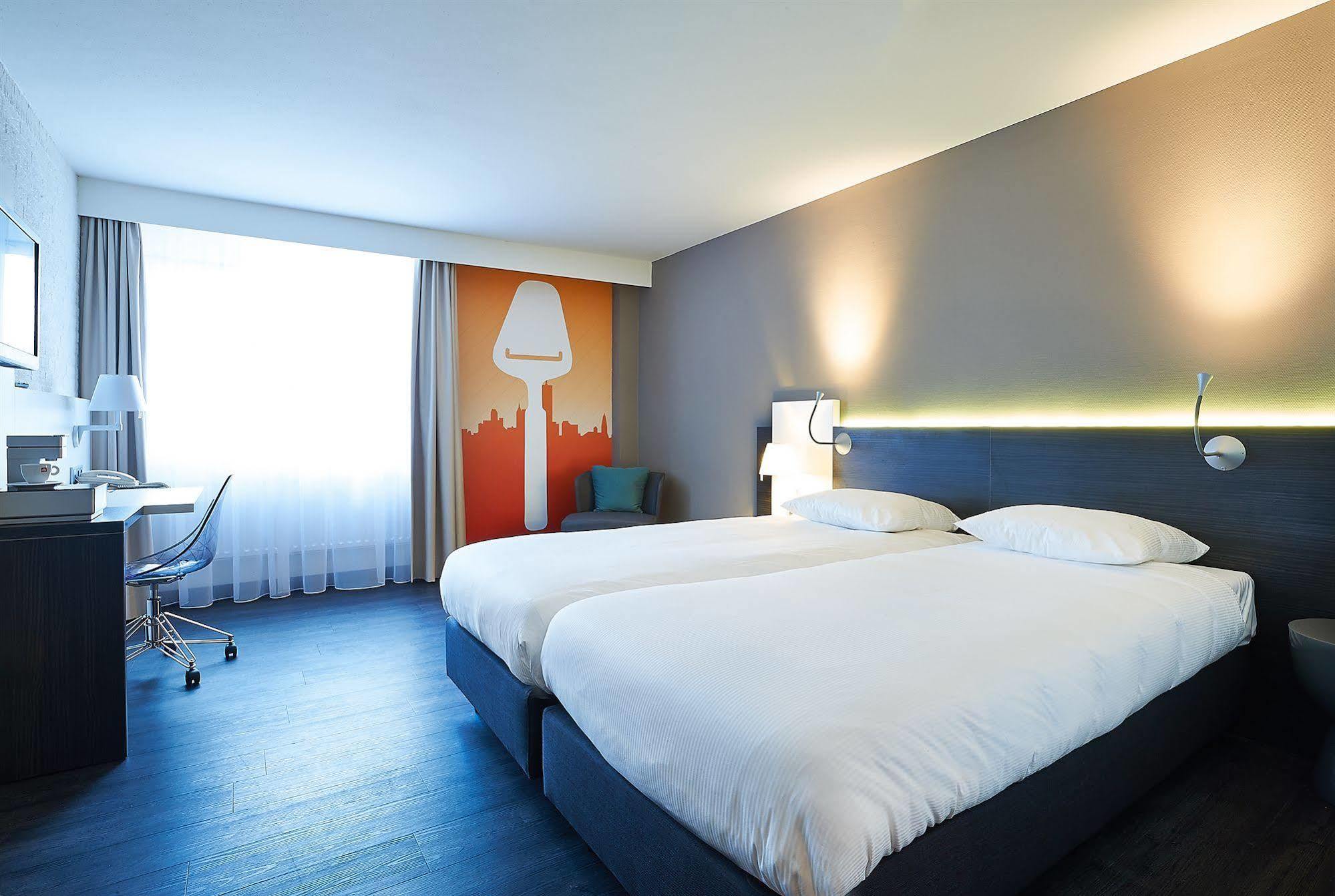 Postillion Hotel Dordrecht Dış mekan fotoğraf